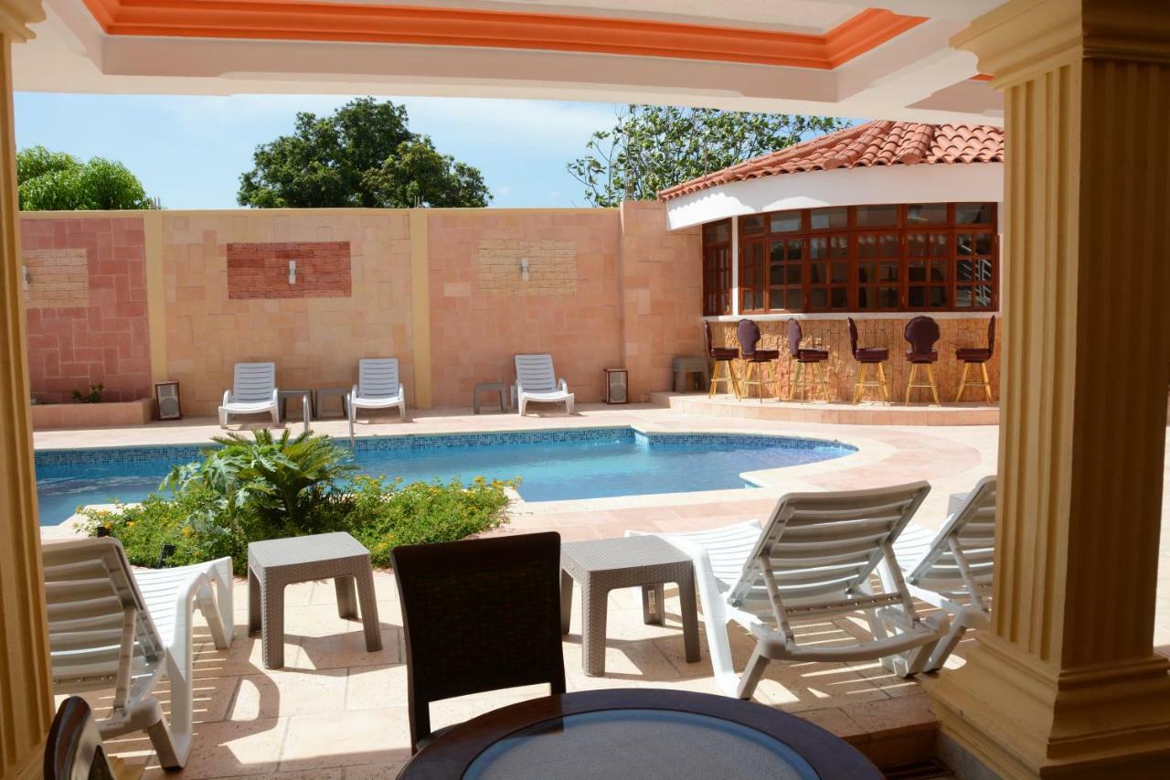 Hotel Tabarre 'S Palace Port-au-Prince Exterior foto